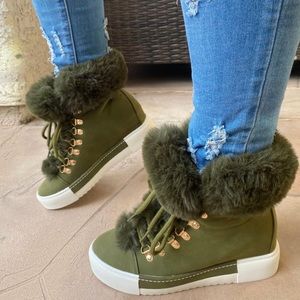 🔥New🔥Robin Sneaker Booties. True to size for most.